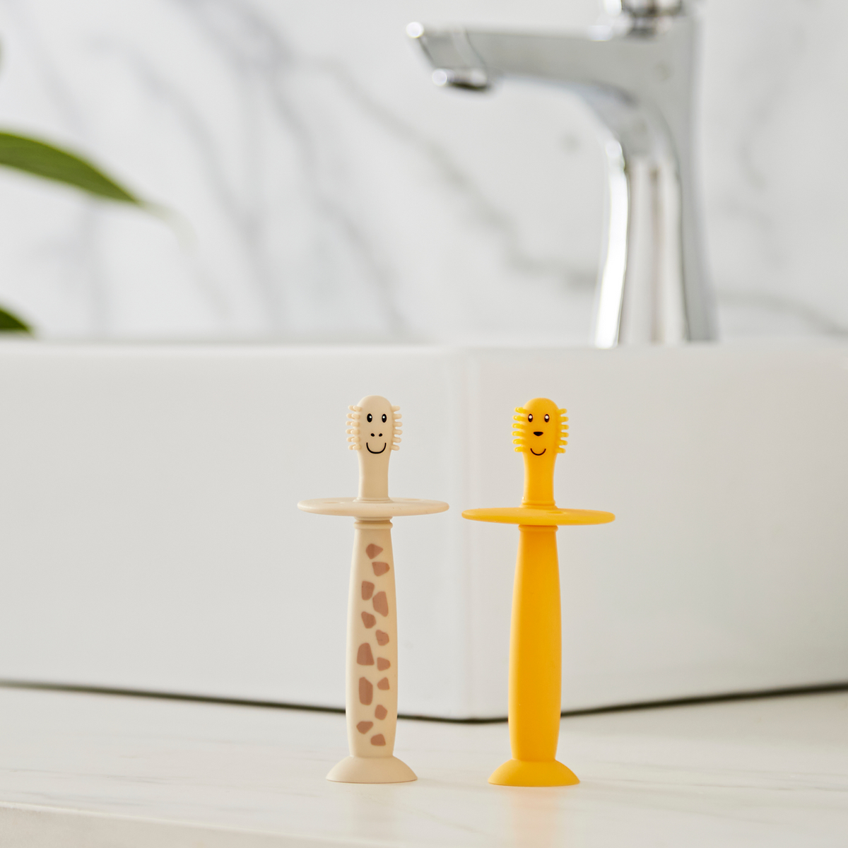 Giraffe and Lion Training Toothbrush with Stopper